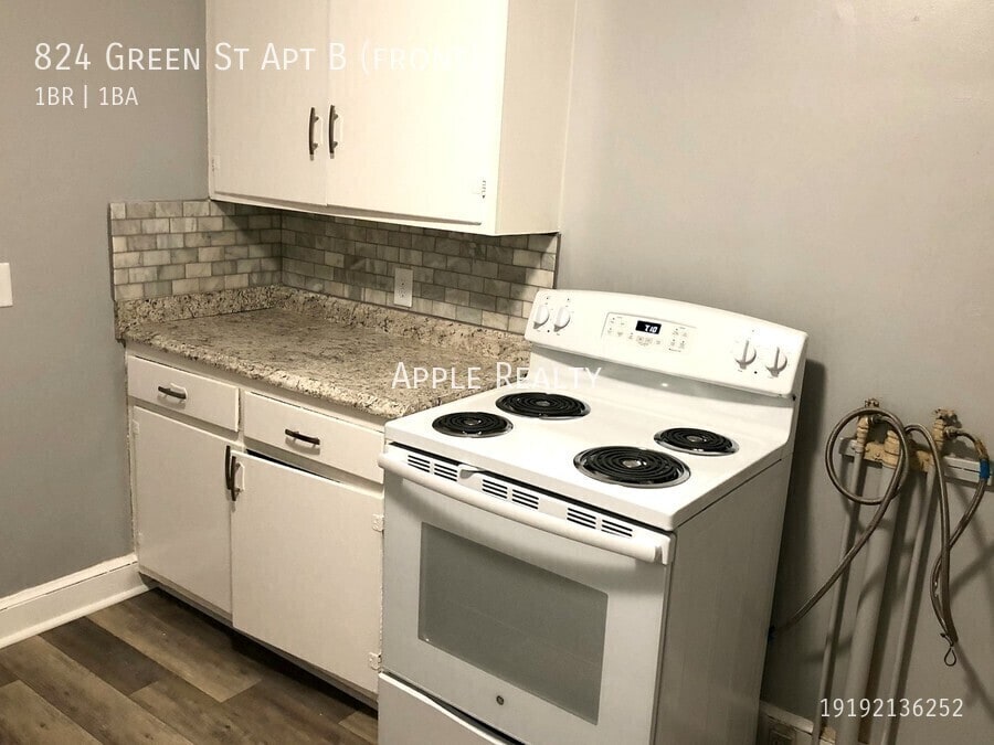 Building Photo - 824 Greene St