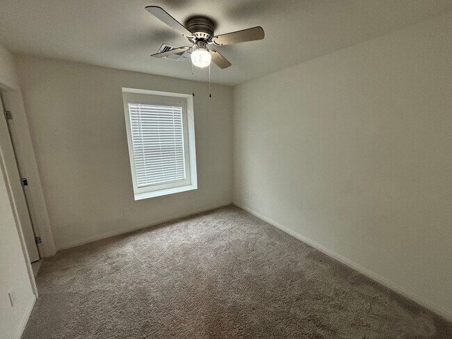 Building Photo - Beautiful 5-Bedroom, 4.5-Bath Home with St...