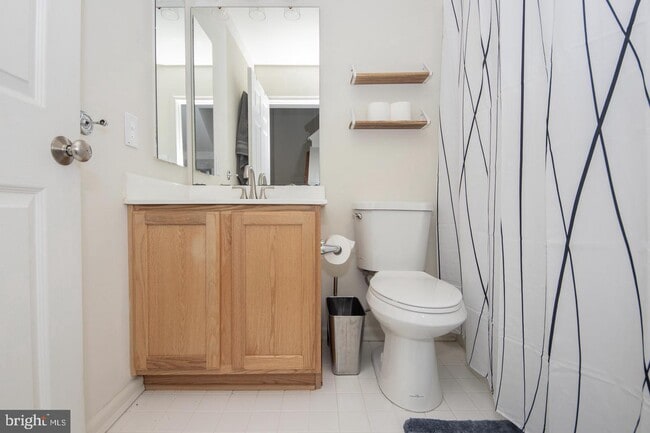 Building Photo - 1644 Oakridge Ln