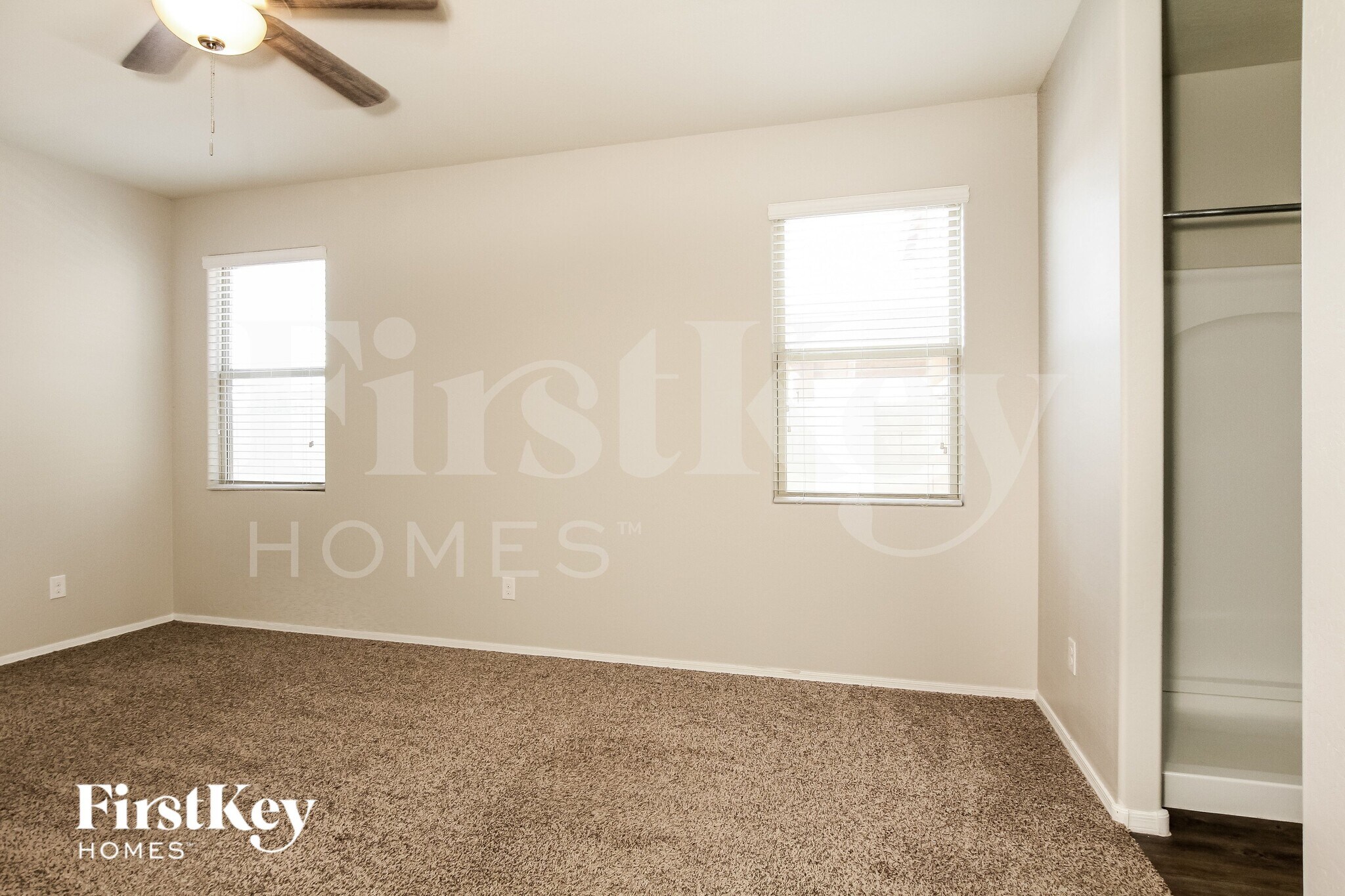 Building Photo - 2635 W Tamarisk Ave