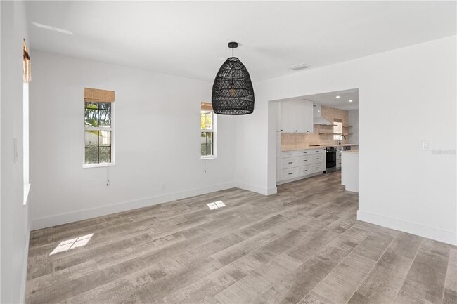 Building Photo - 4543 Carson St NE