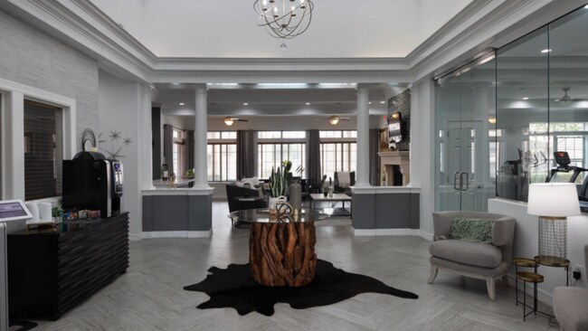Building Photo - 3250 Hudson Crossing