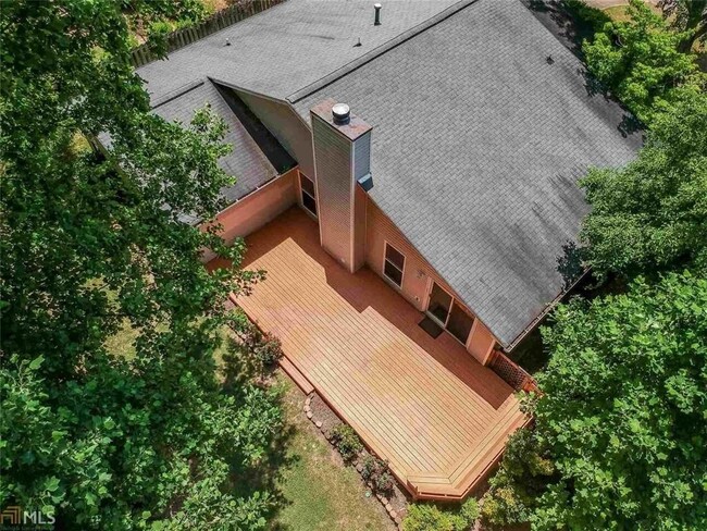 Building Photo - 330 Broken Lance Pl