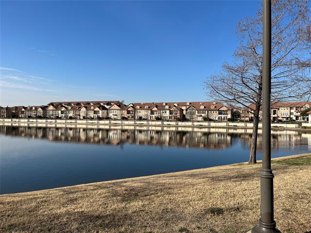 Building Photo - 817 La Cima