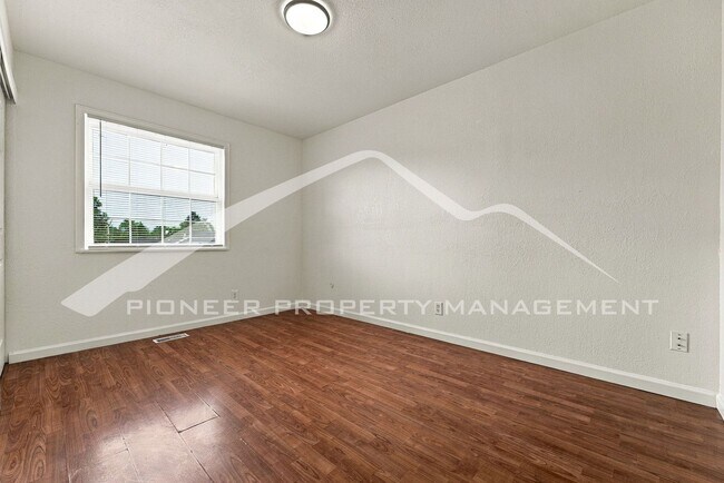 Building Photo - 12854 E Florida Dr