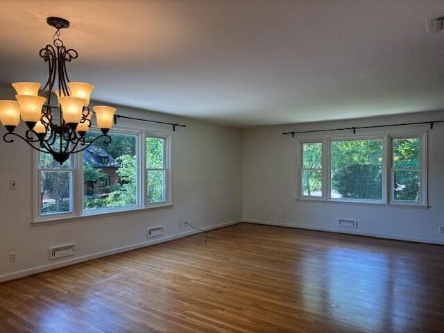 Building Photo - 580 Riverview Dr
