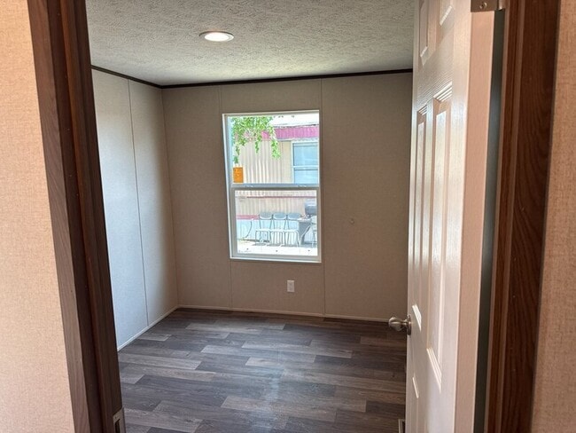 Building Photo - 2130 Rand Morgan Rd