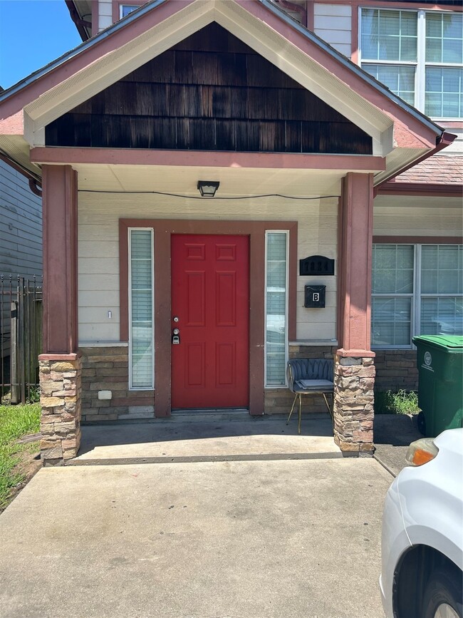 Building Photo - 7824 Comal St