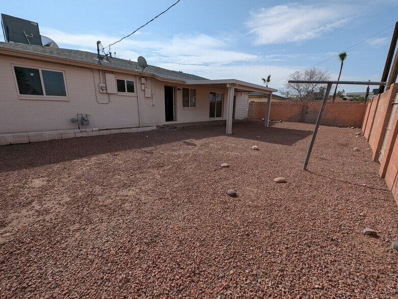 Building Photo - 1812 S Hardy Dr