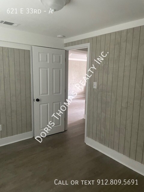 Building Photo - 621 E 33rd St