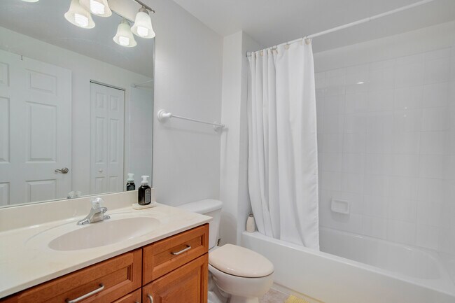 Building Photo - 125 Pulsipher Ave