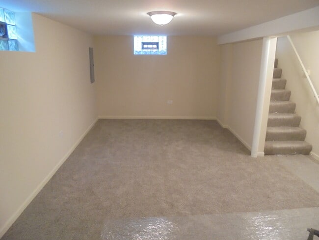 Building Photo - 408 W Sunset Rd