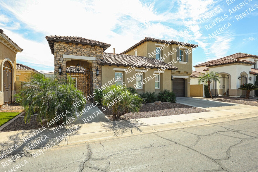 Building Photo - 2351 E Azalea Dr