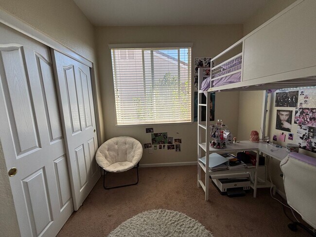 Building Photo - 9829 Waterfowl Dr