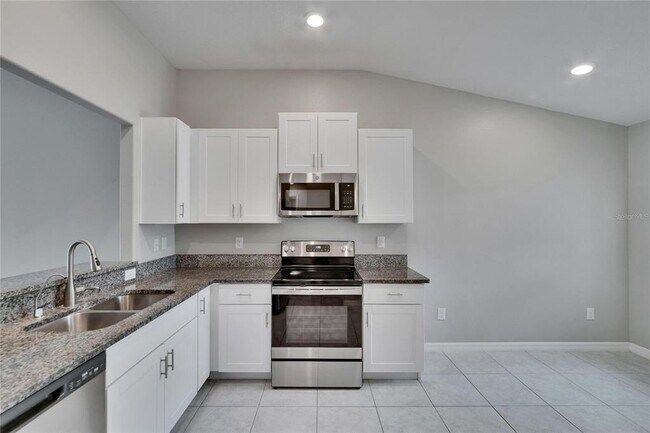 Building Photo - 14047 Weddington Ter