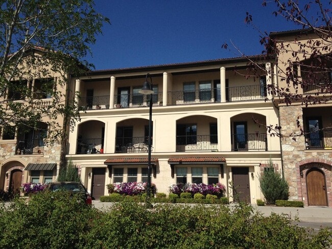 Building Photo - 5535 W Naples Dr