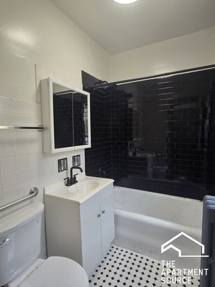 Building Photo - 838 N Massasoit Ave