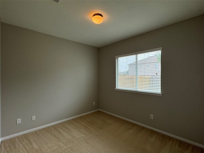 Building Photo - 15010 Sun Glaze Dr