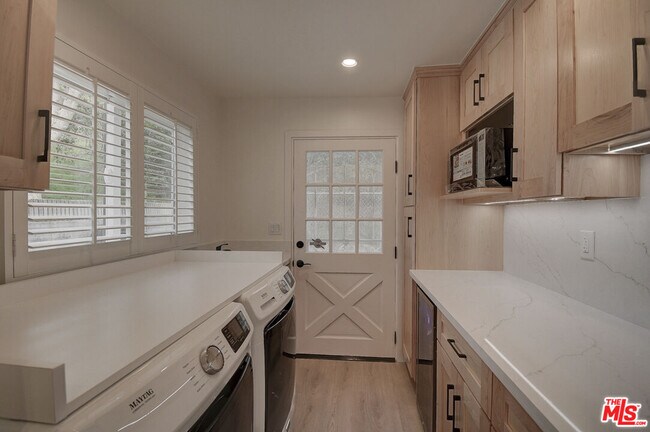 Building Photo - 8310 Pershing Dr