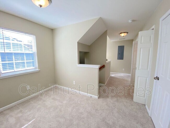 Building Photo - 8968 N Red Maple Cir