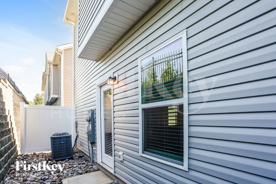Building Photo - 10724 Rivergate Dr NW