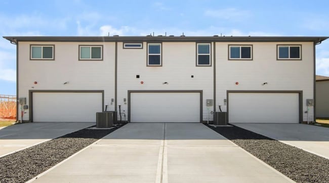 Building Photo - 11906 Amber Oak Wy