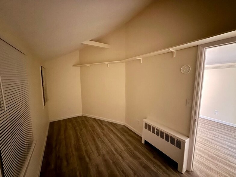 Building Photo - 203 Berkshire Dr