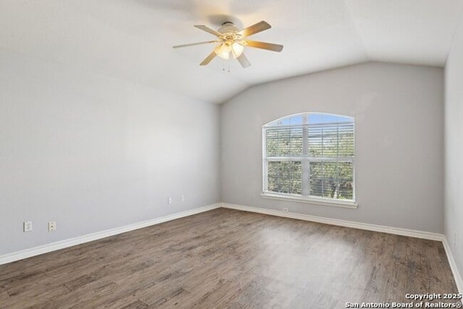 Building Photo - Stunning 4 Bedroom 2.5 Bath home in The Ridge at Lookout Canyon ~ Move in Ready!