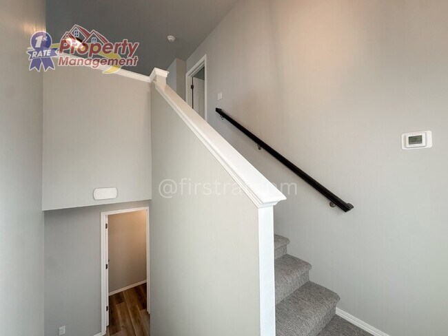 Building Photo - 709 W Smoky Quartz St