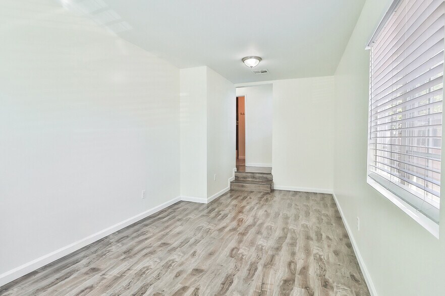 Building Photo - 16745 Bermuda St
