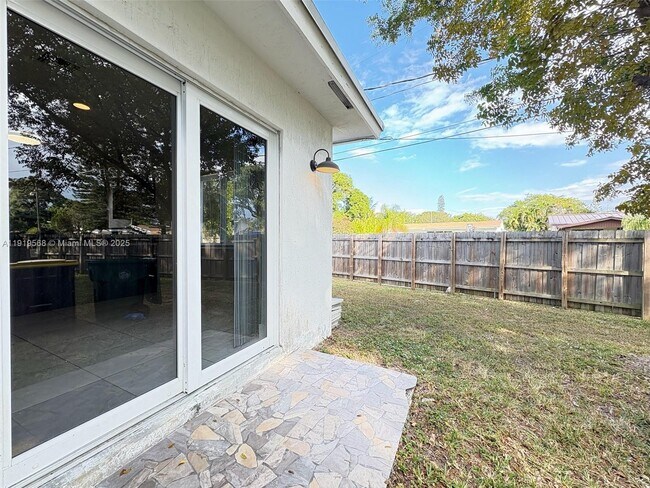 Building Photo - 249 NW 8th Ave