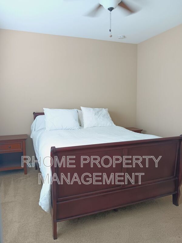 Building Photo - 1145 Parktown Dr SW