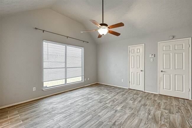 Building Photo - 2235 Sentinal Oaks St