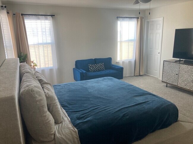 Building Photo - !! 50% OFF on 1st Month's Rent when you mo...