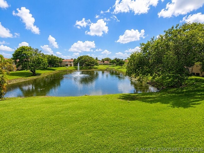 Building Photo - 918 Twin Lakes Dr