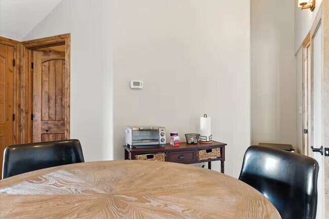 Building Photo - 1670 South Maddi-SI ID1475807P