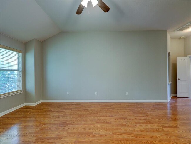 Building Photo - 1554 Homewood Cir