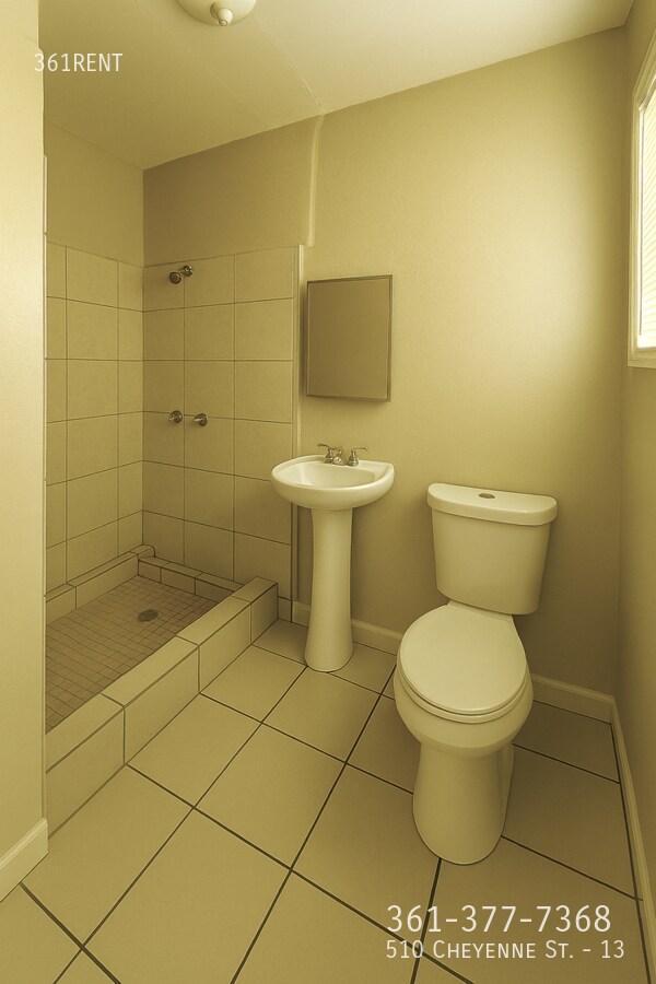 Building Photo - 510 Cheyenne St