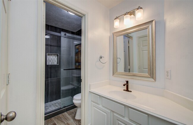 Building Photo - 1230 Blue Leaf Dr