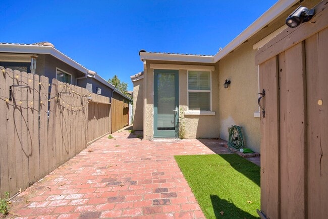 Building Photo - 2736 San Juan Rd