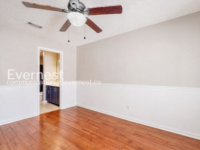 Building Photo - 3-Bed/3-Bath Townhome/Available Soon!