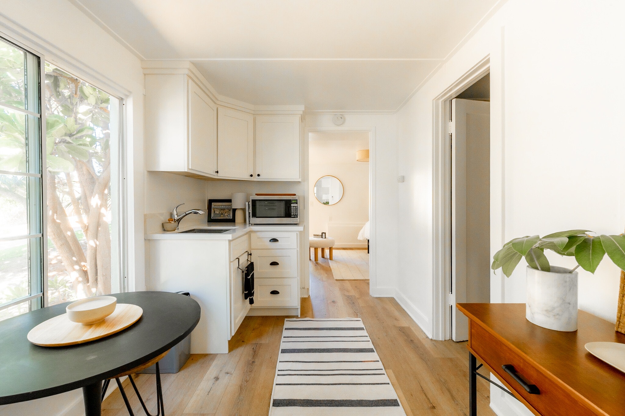 view when entering the unit. Bathroom is located on the right. - 9457 El Tejado Rd
