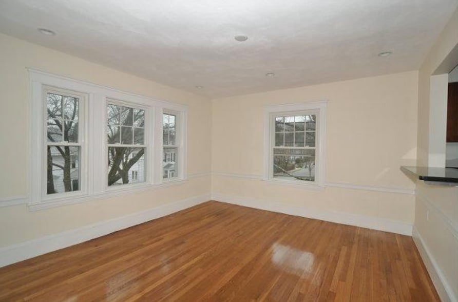 Building Photo - 25-27 Crosby Rd. Unit 2