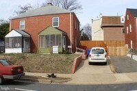 Building Photo - 2205 6th St S