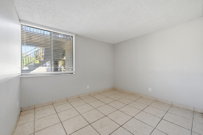 Building Photo - 3300 NW 46th St