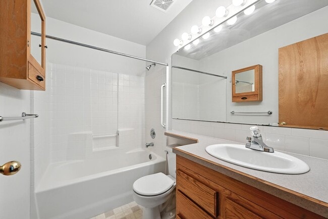 Building Photo - 5827 Orchid Wy S