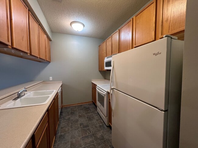 Building Photo - 2323 E Porter Ave