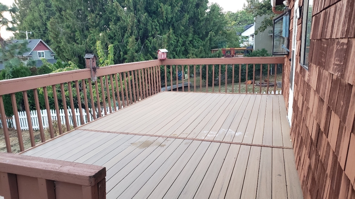 deck - 607 N 1st Ave