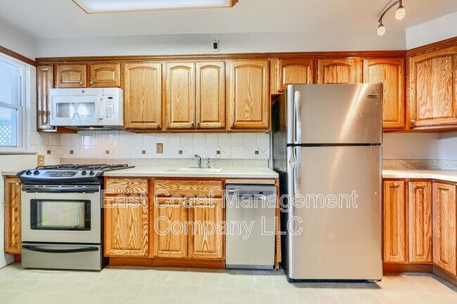 Building Photo - 7818 New Battle Grove Rd