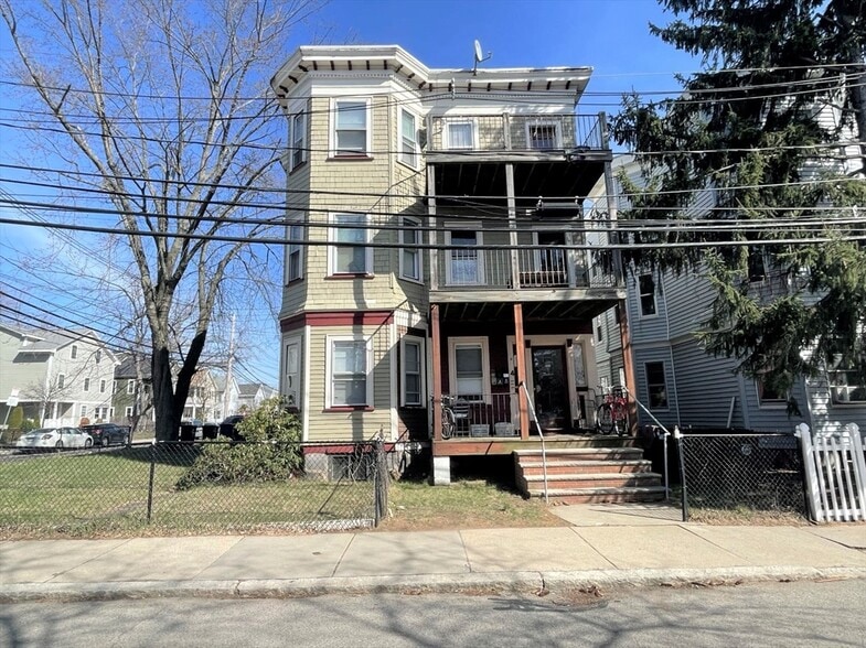 Building Photo - 10 Athol St